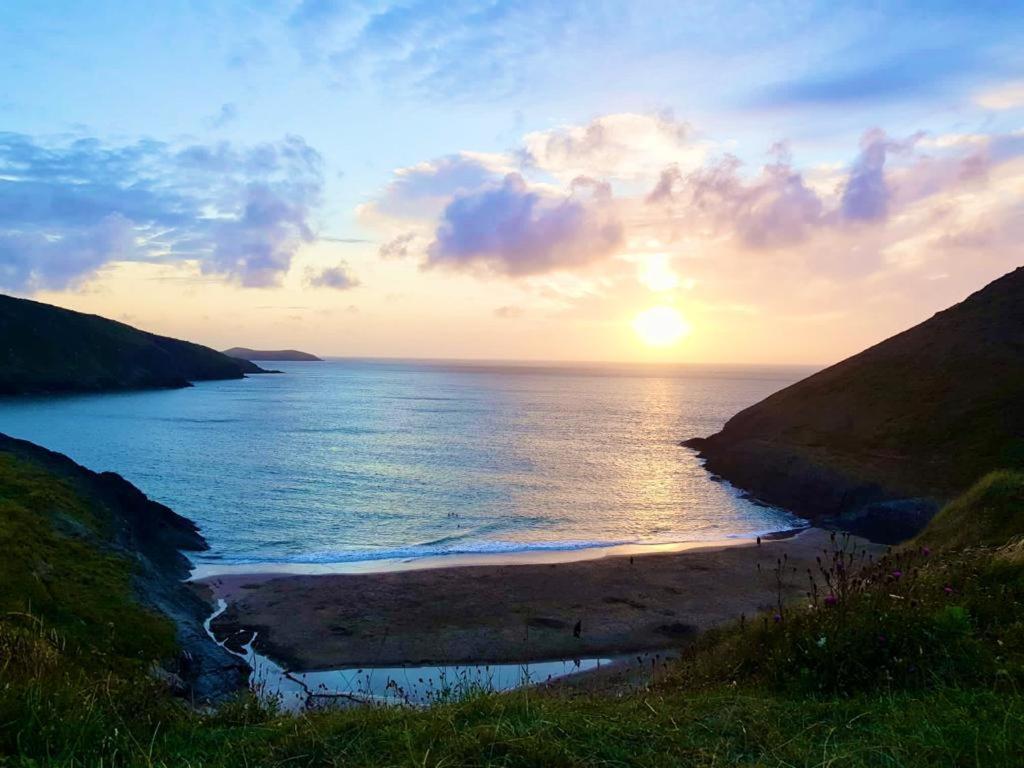 Wild Coastal Retreat At Troed Y Rhiw Aberporth, West Wales Villa Kültér fotó